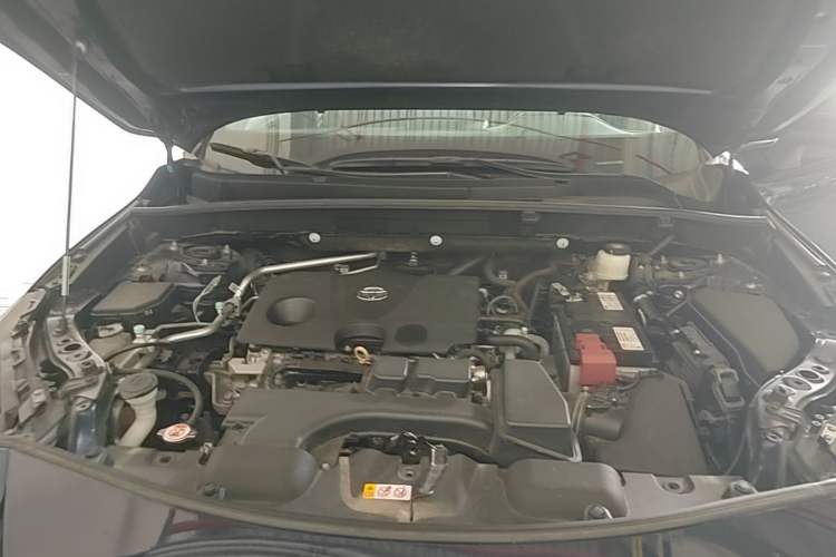 Used Toyota Harrier 2023 2.0L CVT Two-Wheel Drive Luxury Edition Engine Bay
