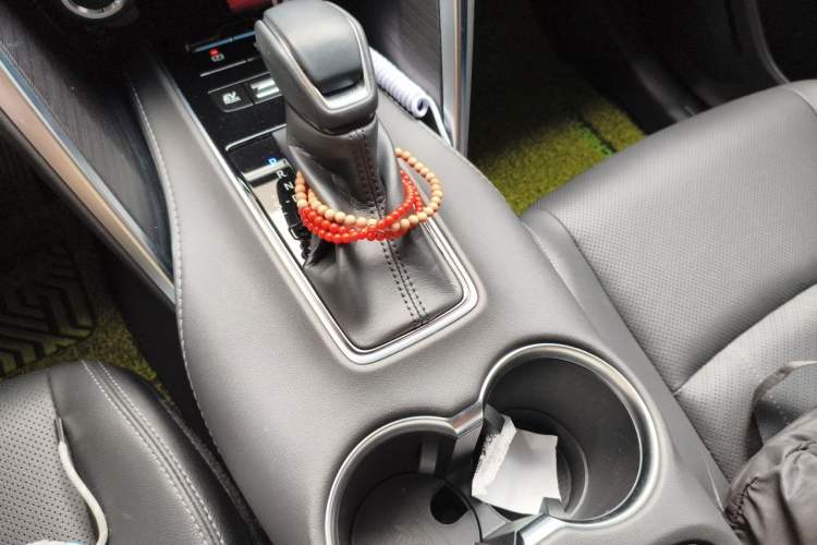 Used Toyota Harrier 2023 Dual-Engine 2.5L CVT Two-Wheel Drive Luxury Edition Gear Lever