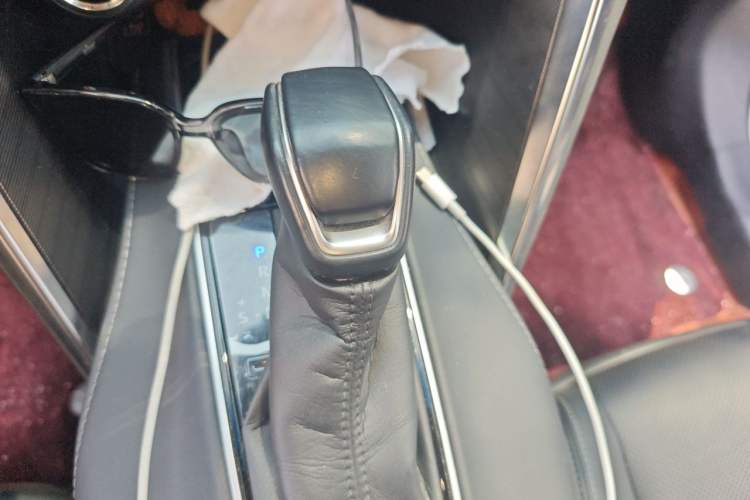 Used Toyota Harrier 2023 Dual-Engine 2.5L CVT Two-Wheel Drive Luxury Edition Gear Lever