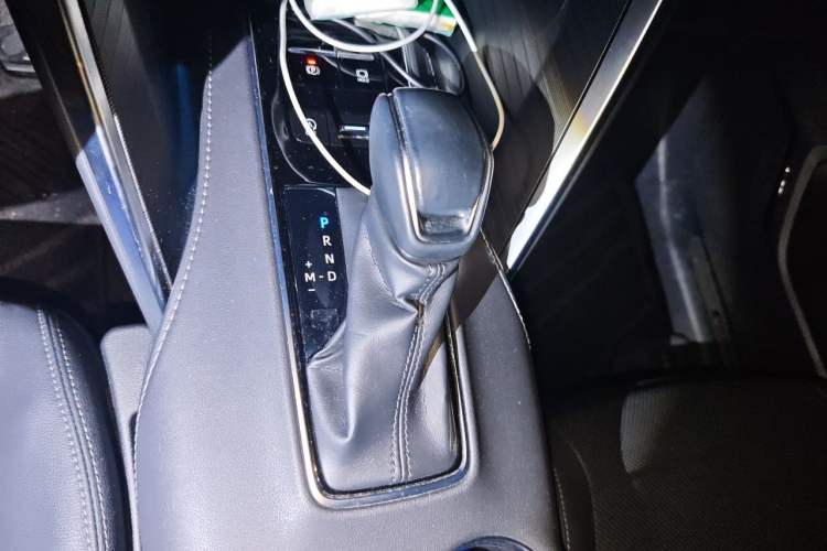 Used Toyota Harrier 2023 2.0L CVT Two-Wheel Drive Luxury Edition Gear Lever