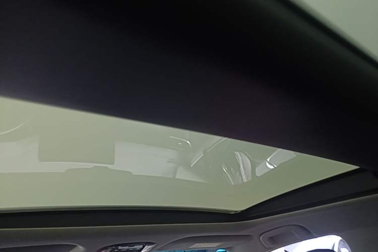 Used Toyota Harrier 2023 2.0L CVT Two-Wheel Drive Deluxe Edition Headliner