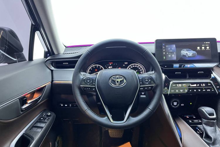 Used Toyota Harrier 2023 2.0L CVT Two-Wheel Drive Luxury Edition Interior 2