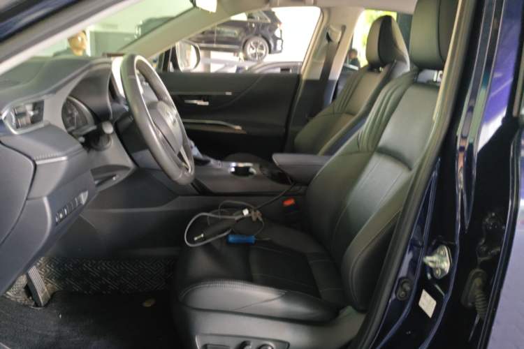 Used Toyota Harrier 2023 2.0L CVT Two-Wheel Drive Luxury Edition Left Front Seat