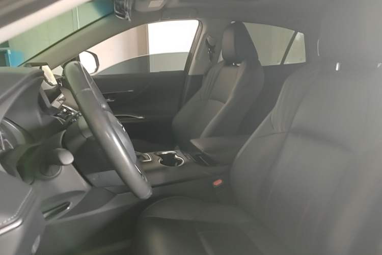 Used Toyota Harrier 2023 2.0L CVT Two-Wheel Drive Luxury Edition Left Front Seat