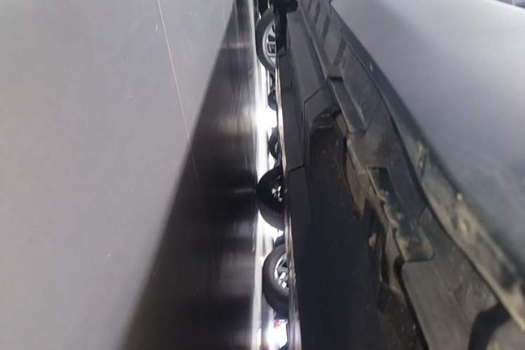 Used Toyota Harrier 2023 2.0L CVT Two-Wheel Drive Deluxe Edition Left Side Sill