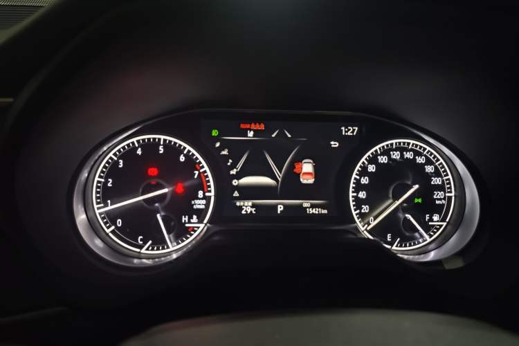 Used Toyota Harrier 2023 2.0L CVT Two-Wheel Drive Luxury Edition Odometer Close Up