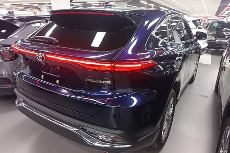 Used Toyota Harrier 2023 2.0L CVT Two-Wheel Drive Deluxe Edition Rear Right 45 Deg