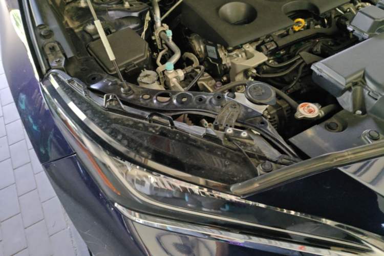 Used Toyota Harrier 2023 2.0L CVT Two-Wheel Drive Luxury Edition Right Front Headlight