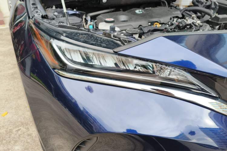 Used Toyota Harrier 2023 Dual-Engine 2.5L CVT Two-Wheel Drive Luxury Edition Right Front Headlight