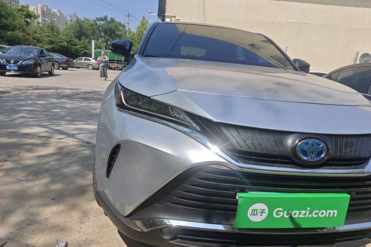Used Toyota Harrier 2023 Dual-Engine 2.5L CVT Two-Wheel Drive Luxury Edition Right Front Headlight