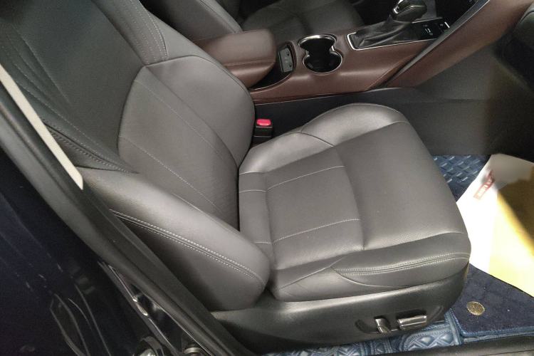 Used Toyota Harrier 2023 2.0L CVT Two-Wheel Drive Luxury Edition Right Front Seat