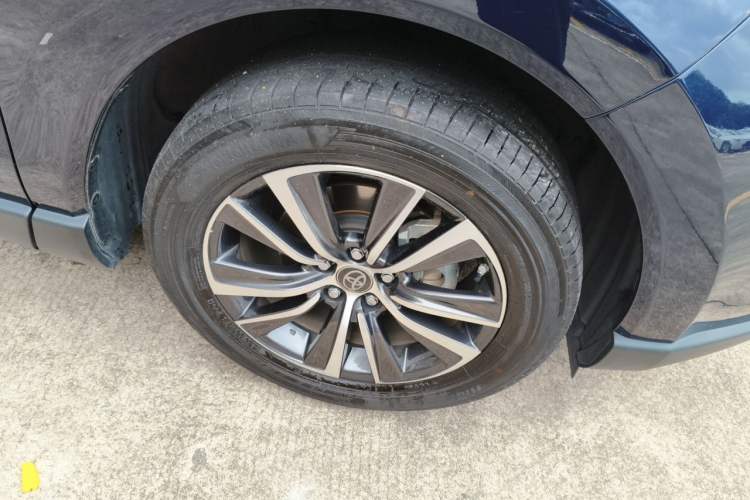 Used Toyota Harrier 2023 Dual-Engine 2.5L CVT Two-Wheel Drive Luxury Edition Right Front Wheel Hub