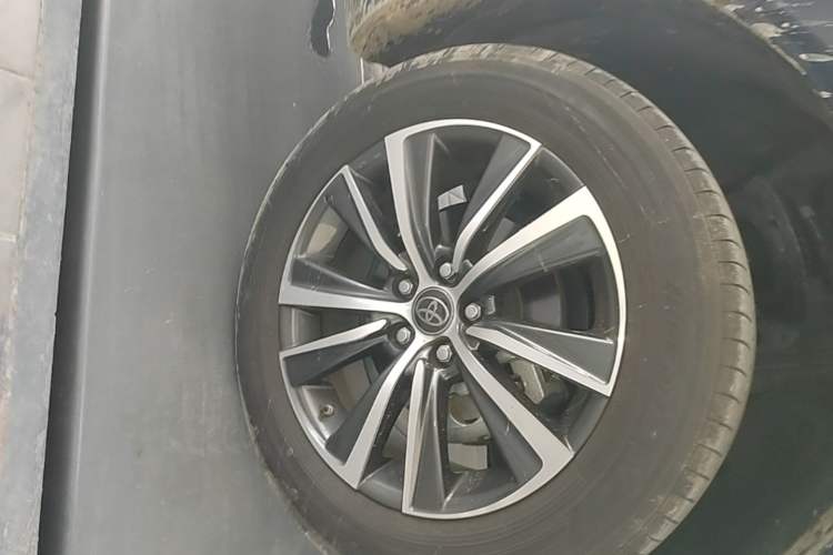 Used Toyota Harrier 2023 2.0L CVT Two-Wheel Drive Luxury Edition Right Front Wheel Hub