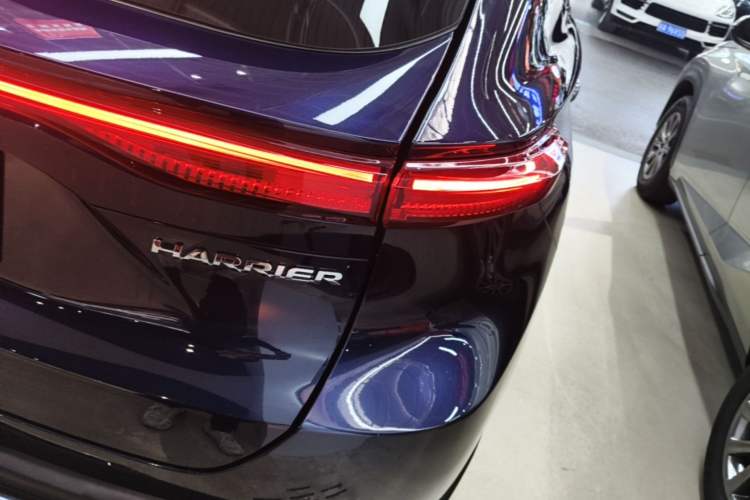 Used Toyota Harrier 2023 2.0L CVT Two-Wheel Drive Entry Version Right Rear Taillight