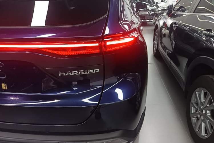 Used Toyota Harrier 2023 2.0L CVT Two-Wheel Drive Deluxe Edition Right Rear Taillight