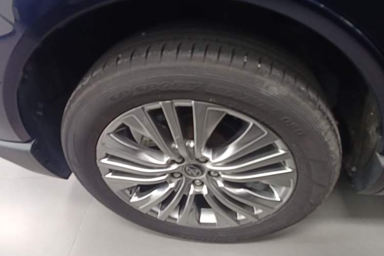Used Toyota Harrier 2023 2.0L CVT Two-Wheel Drive Deluxe Edition Right Rear Wheel Hub