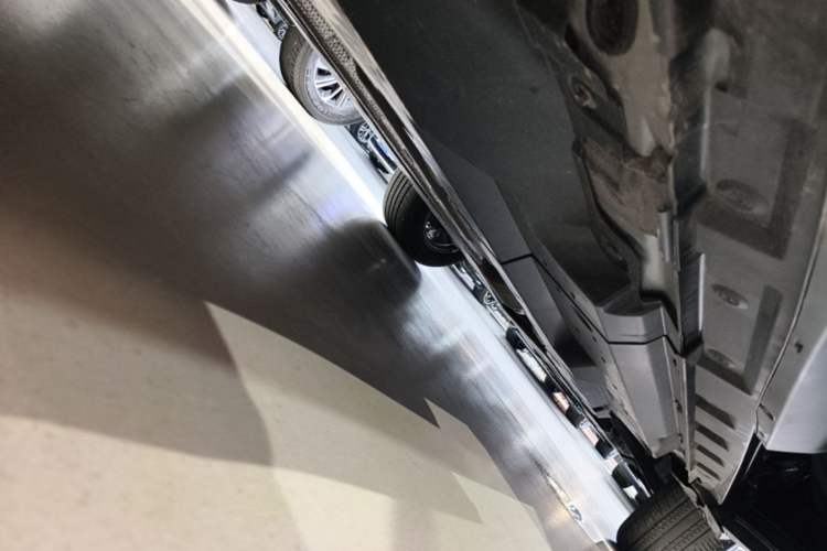 Used Toyota Harrier 2023 2.0L CVT Two-Wheel Drive Entry Version Right Side Sill