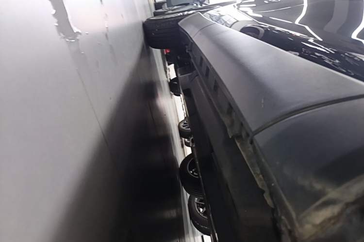 Used Toyota Harrier 2023 2.0L CVT Two-Wheel Drive Deluxe Edition Right Side Sill