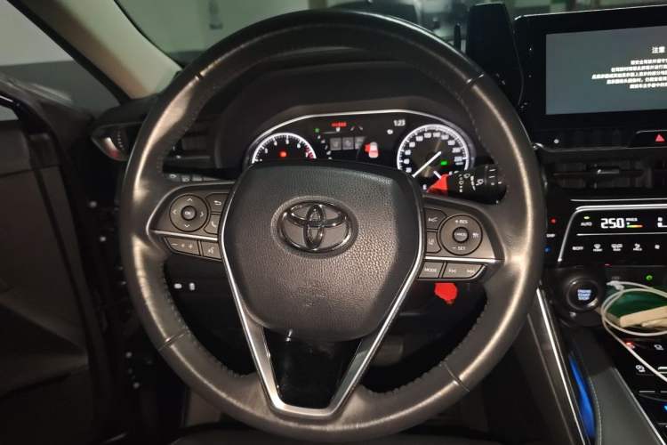 Used Toyota Harrier 2023 2.0L CVT Two-Wheel Drive Luxury Edition Steering Wheel