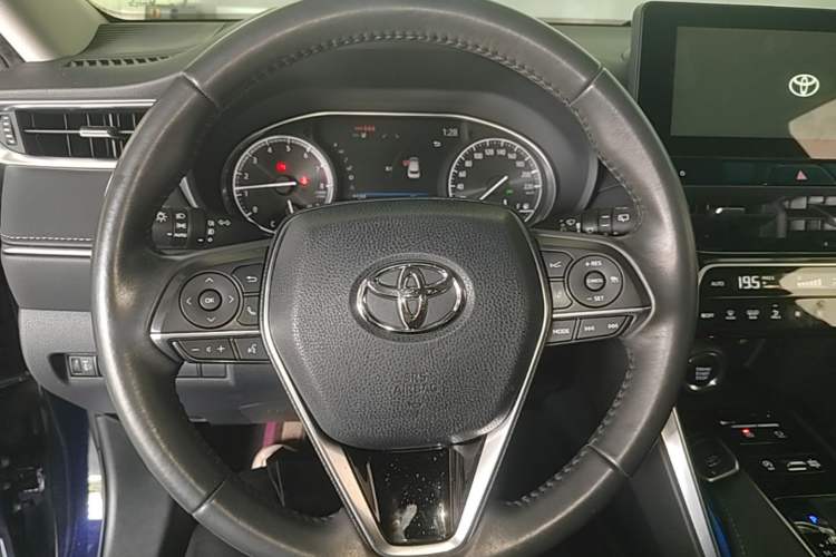 Used Toyota Harrier 2023 2.0L CVT Two-Wheel Drive Luxury Edition Steering Wheel