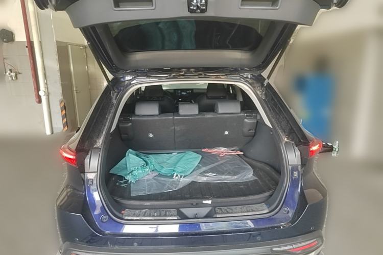 Used Toyota Harrier 2023 2.0L CVT Two-Wheel Drive Luxury Edition Trunk