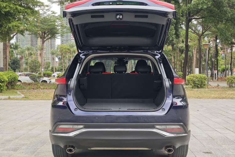 Used Toyota Harrier 2023 2.0L CVT Two-Wheel Drive Entry Version Trunk