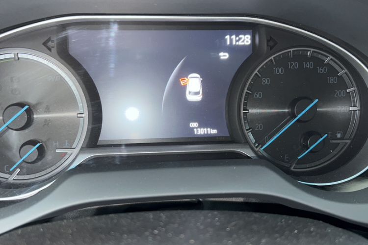 Used Toyota Harrier 2023 Dual-Motor 2.5L CVT 4x4 Luxury Edition Odometer Close Up