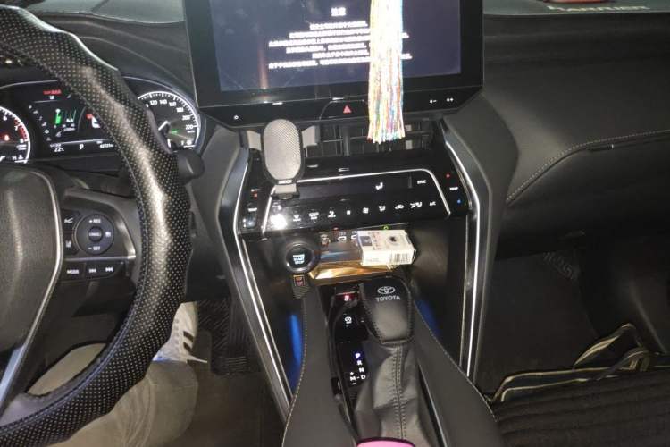 Used Toyota Harrier 2023 2.0L CVT Two-Wheel Drive Deluxe Edition Audio And AC Panel