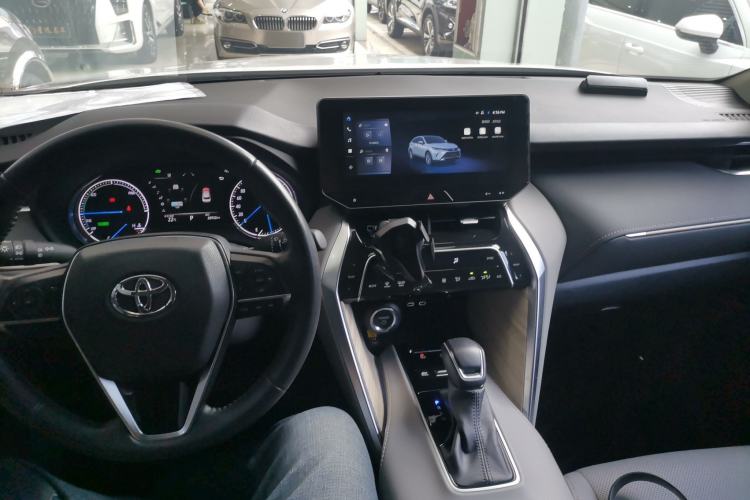 Used Toyota Harrier 2023 Dual-Engine 2.5L CVT Two-Wheel Drive Luxury Edition Center Console