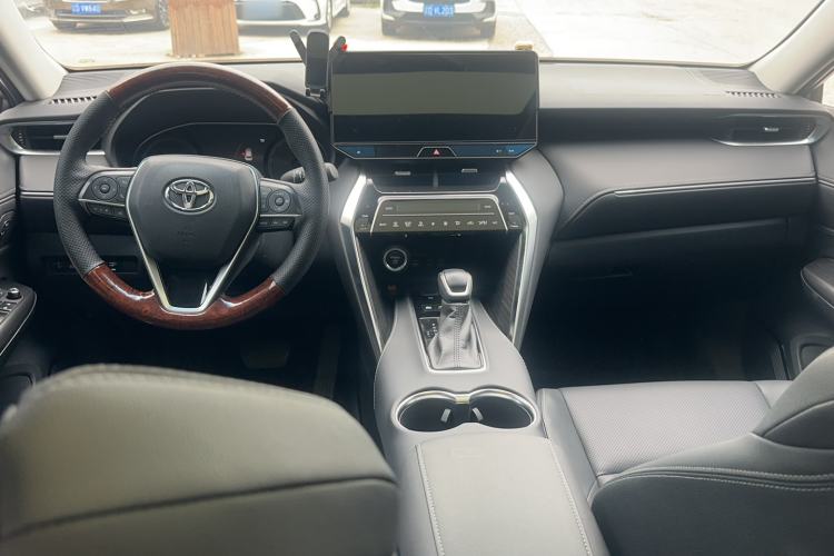 Used Toyota Harrier 2023 Dual-Motor 2.5L CVT 4x4 Deluxe Edition Center Console