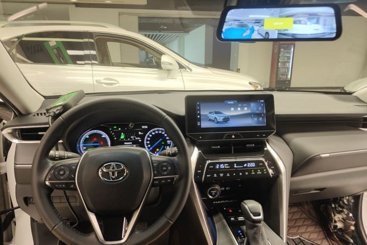 Used Toyota Harrier 2023 Dual-Motor 2.5L CVT 4x4 Luxury Edition Center Console