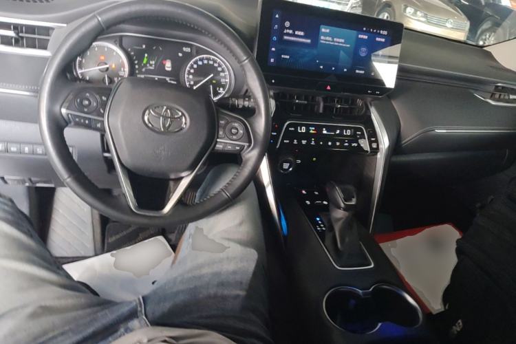Used Toyota Harrier 2023 2.0L CVT Two-Wheel Drive Deluxe Edition Center Console