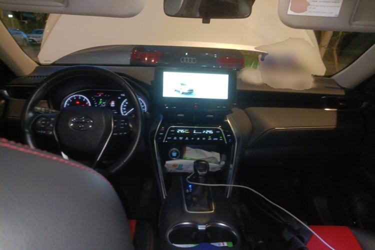 Used Toyota Harrier 2023 2.0L CVT Two-Wheel Drive Entry Version Center Console