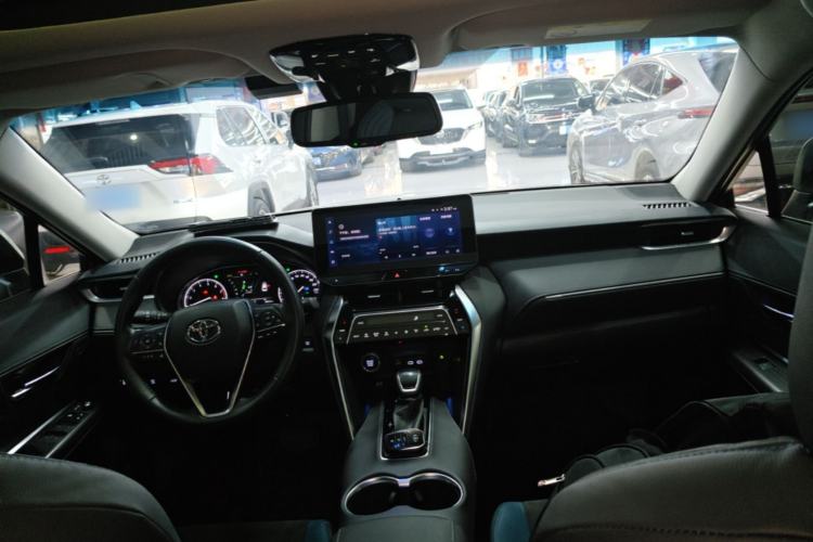 Used Toyota Harrier 2023 2.0L CVT Two-Wheel Drive 20th Anniversary Platinum Edition Center Console