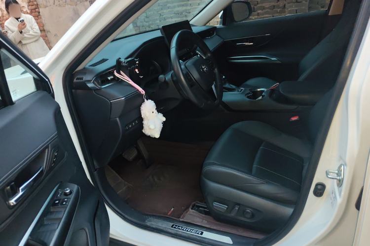 Used Toyota Harrier 2023 2.0L CVT Two-Wheel Drive Deluxe Edition Driver Seat