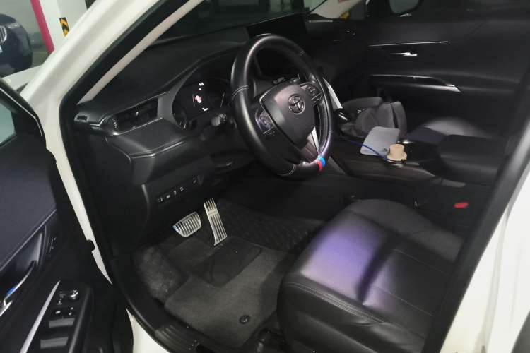 Used Toyota Harrier 2023 2.0L CVT Two-Wheel Drive Deluxe Edition Driver Seat