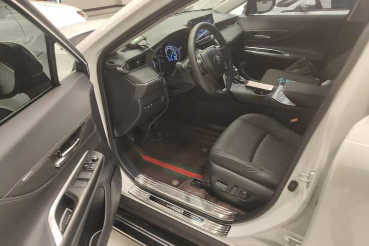 Used Toyota Harrier 2023 Dual-Motor 2.5L CVT 4x4 Luxury Edition Driver Seat