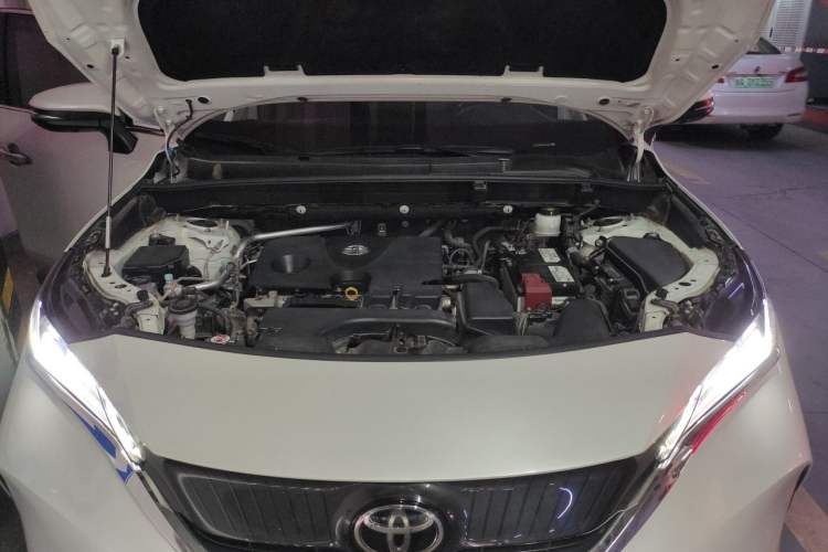 Used Toyota Harrier 2023 2.0L CVT Two-Wheel Drive Deluxe Edition Engine Bay