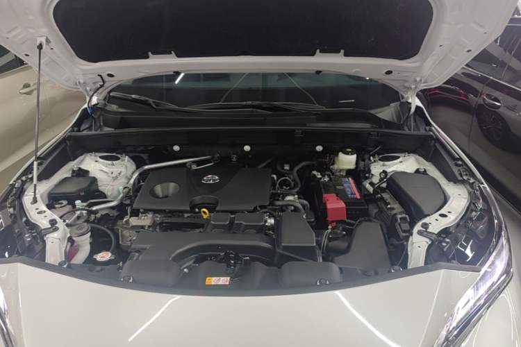 Used Toyota Harrier 2023 2.0L CVT Two-Wheel Drive Luxury Edition Engine Bay