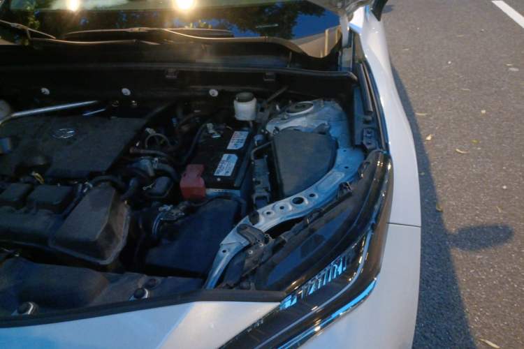 Used Toyota Harrier 2023 2.0L CVT Two-Wheel Drive Entry Version Engine Bay Left