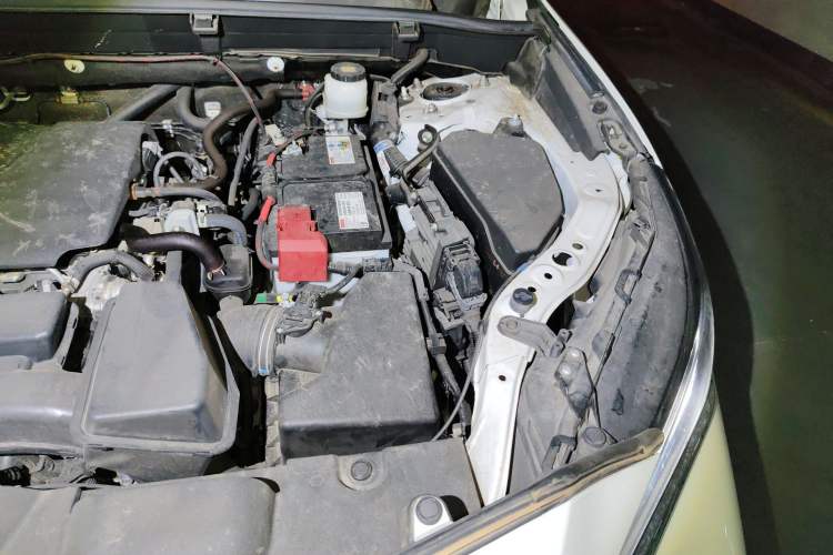 Used Toyota Harrier 2023 2.0L CVT Two-Wheel Drive Entry Version Engine Bay Left
