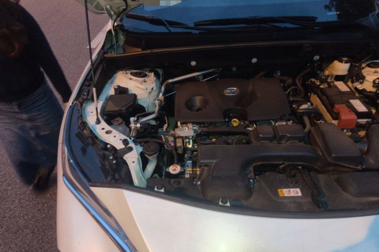 Used Toyota Harrier 2023 2.0L CVT Two-Wheel Drive Deluxe Edition Engine Bay Right