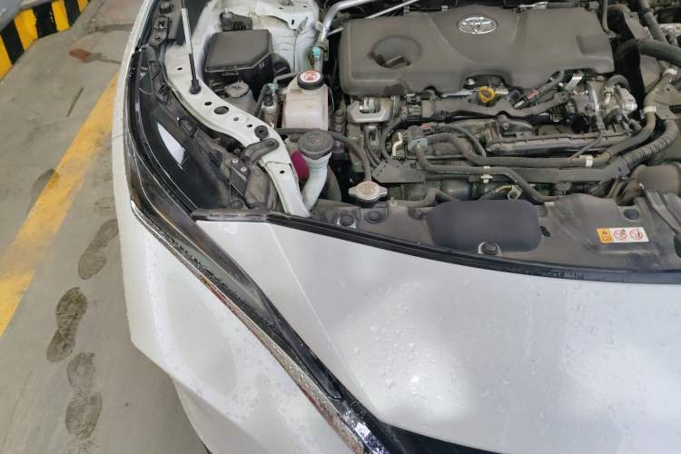 Used Toyota Harrier 2023 Dual-Engine 2.5L CVT Two-Wheel Drive Luxury Edition Engine Bay Right