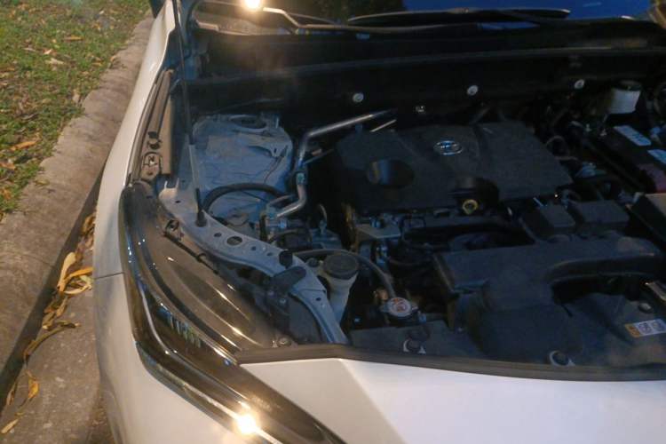 Used Toyota Harrier 2023 2.0L CVT Two-Wheel Drive Entry Version Engine Bay Right
