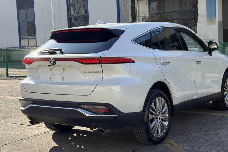Used Toyota Harrier 2023 2.0L CVT Two-Wheel Drive Deluxe Edition Exterior 3