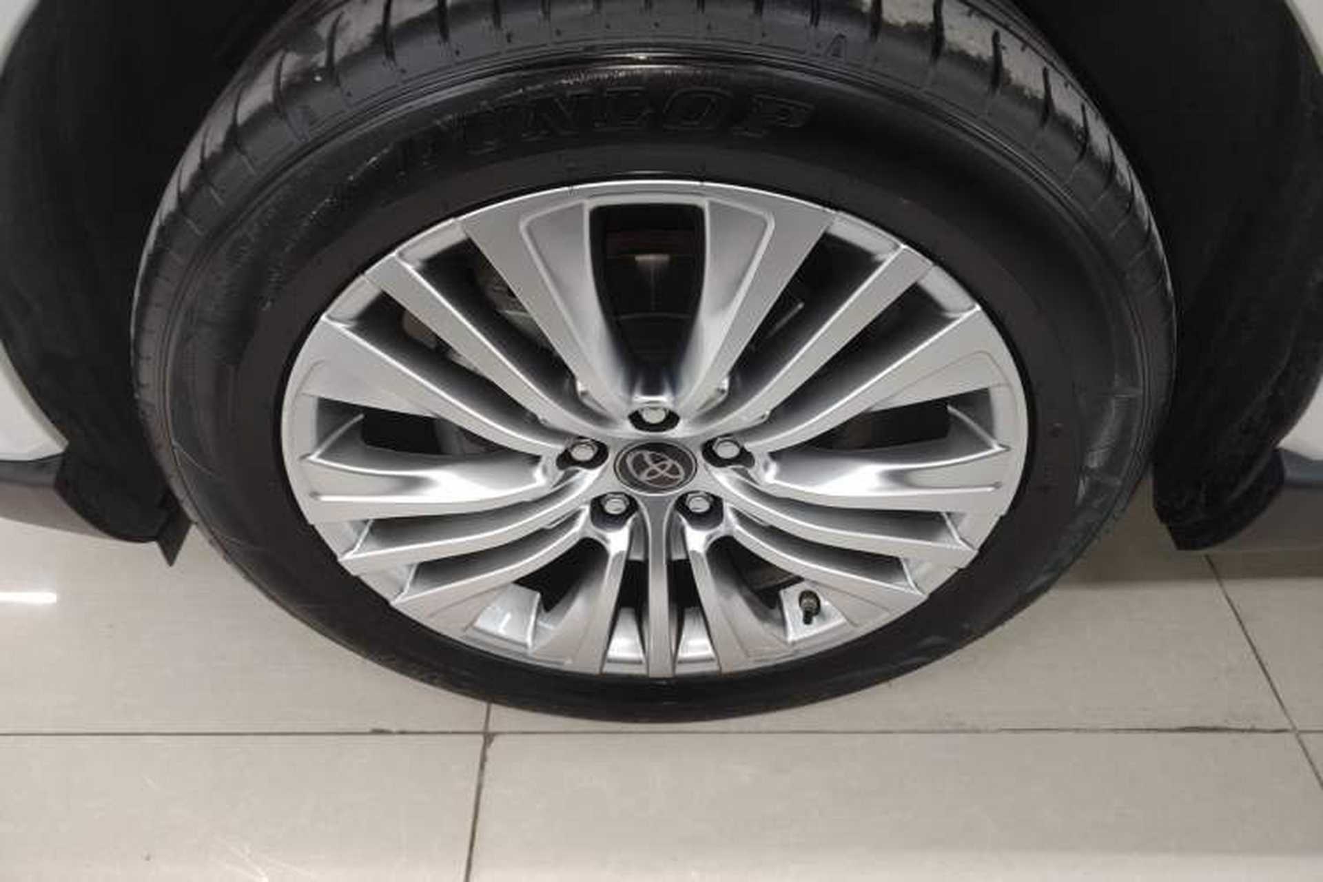 Used Toyota Harrier 2023 2.0L CVT Two-Wheel Drive Deluxe Edition Exterior 4