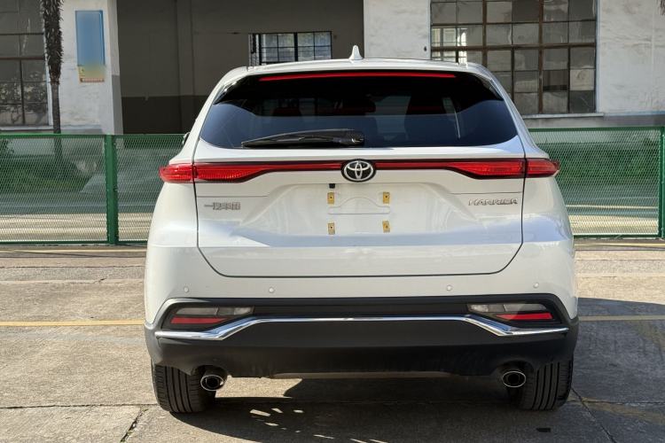 Used Toyota Harrier 2023 2.0L CVT Two-Wheel Drive Deluxe Edition Exterior 4