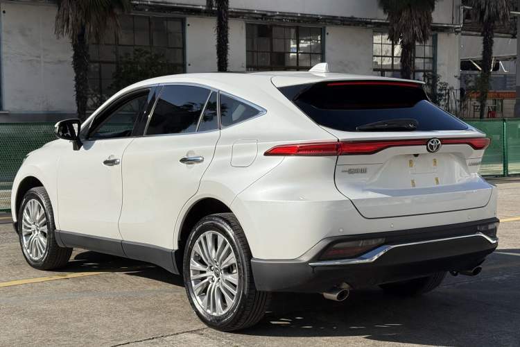 Used Toyota Harrier 2023 2.0L CVT Two-Wheel Drive Deluxe Edition Exterior 5