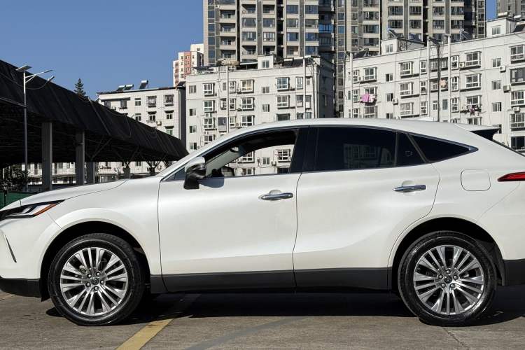 Used Toyota Harrier 2023 2.0L CVT Two-Wheel Drive Deluxe Edition Exterior 6