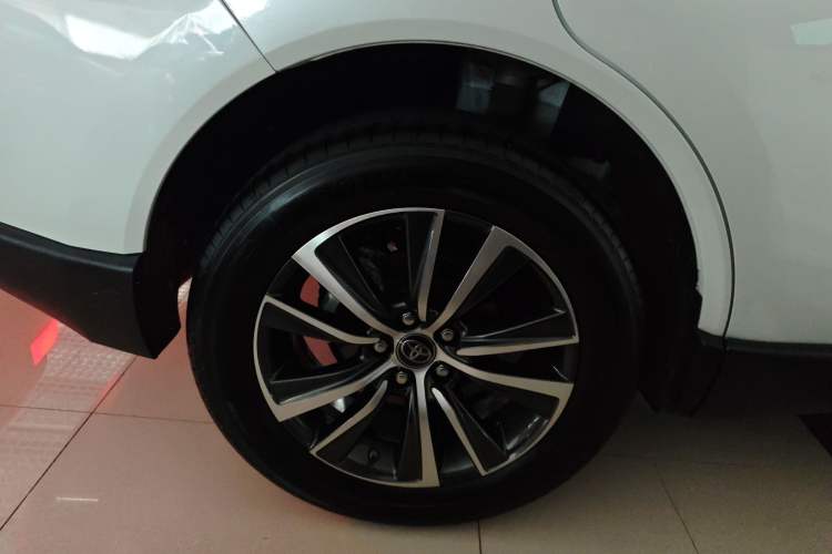 Used Toyota Harrier 2023 2.0L CVT Two-Wheel Drive Entry Version Exterior 8